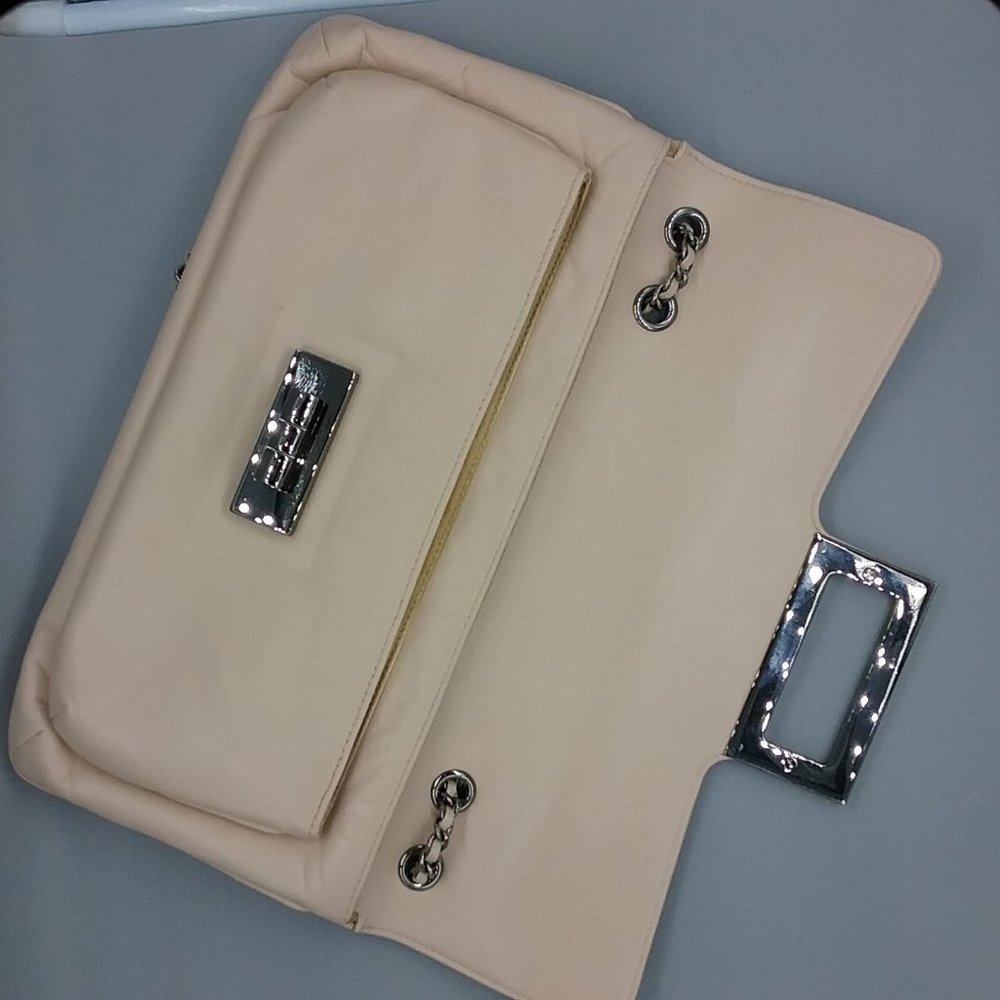SOLD! ๐ค CHANEL Mademoiselle East West Flap - Picture 7 of 17